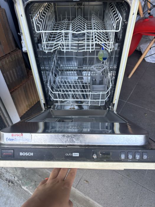 Sprzedam sprawną zmywarkę Bosch 45 cm do zabudowy