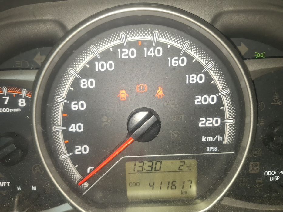 Toyota yaris  van  bdb krajowy