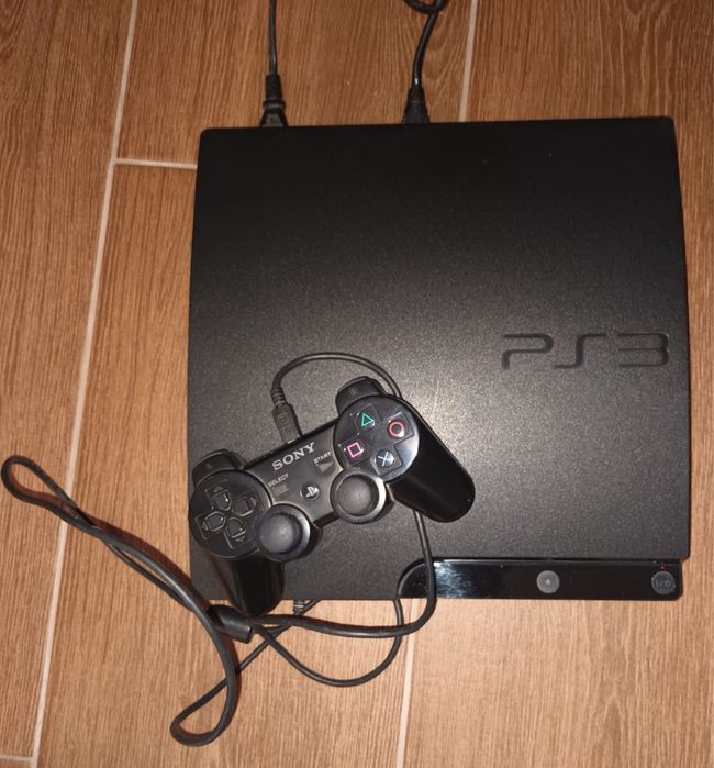 PS3 com comando + DJ HERO com 4 jogos