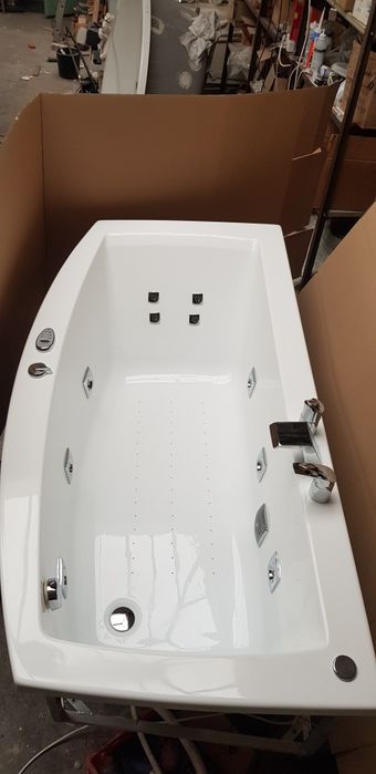 wanna z hydromasażem quarzo Poolspa