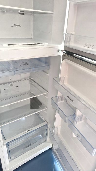 Vebdo Frigorifico Hisense   A+  excelente estado. Motivo mudança.