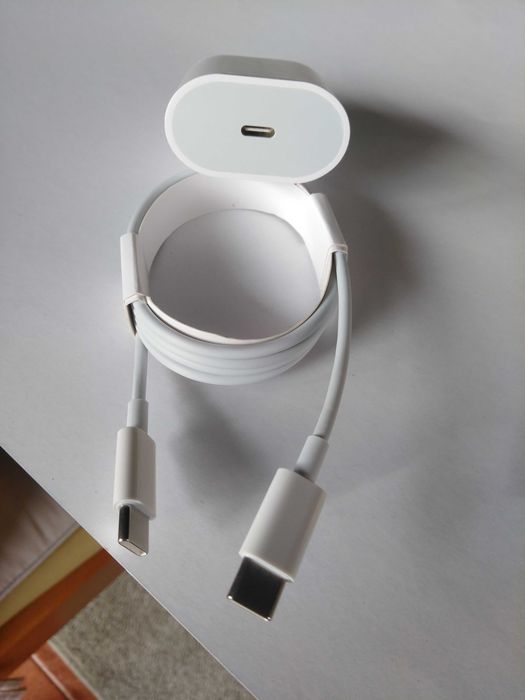 Carregador iPhone novo
