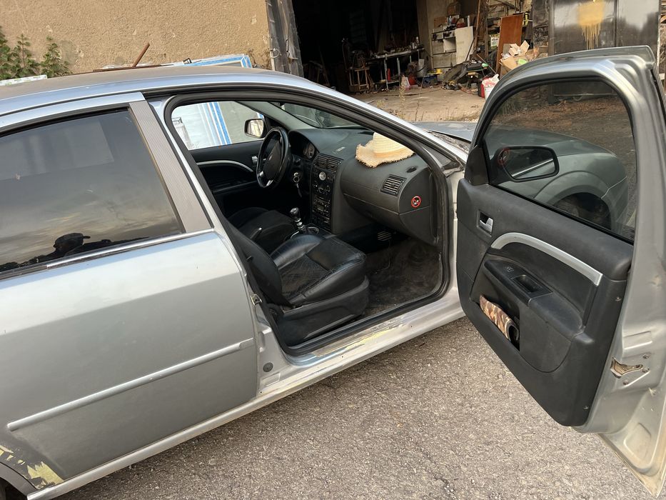 Ford mondeo  3 2.5 v6. 1800 на віддачу)