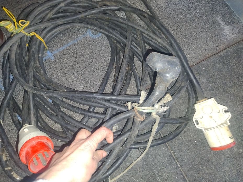 Cabo elétrico trifásico