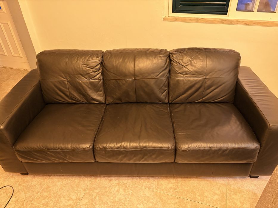 Sofa 3 lugares couro genuino IKEA