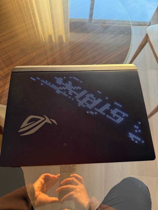 Portátil Gaming  Asus Rog Strix Scar 16 RTX 5090