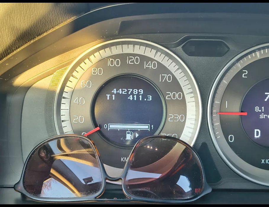 Volvo XC 70 Sprzedam Volvo XC 70 2.4 D5 AWD Summum