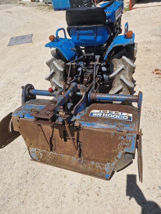 Trator Iseki TX1410 com alfaias