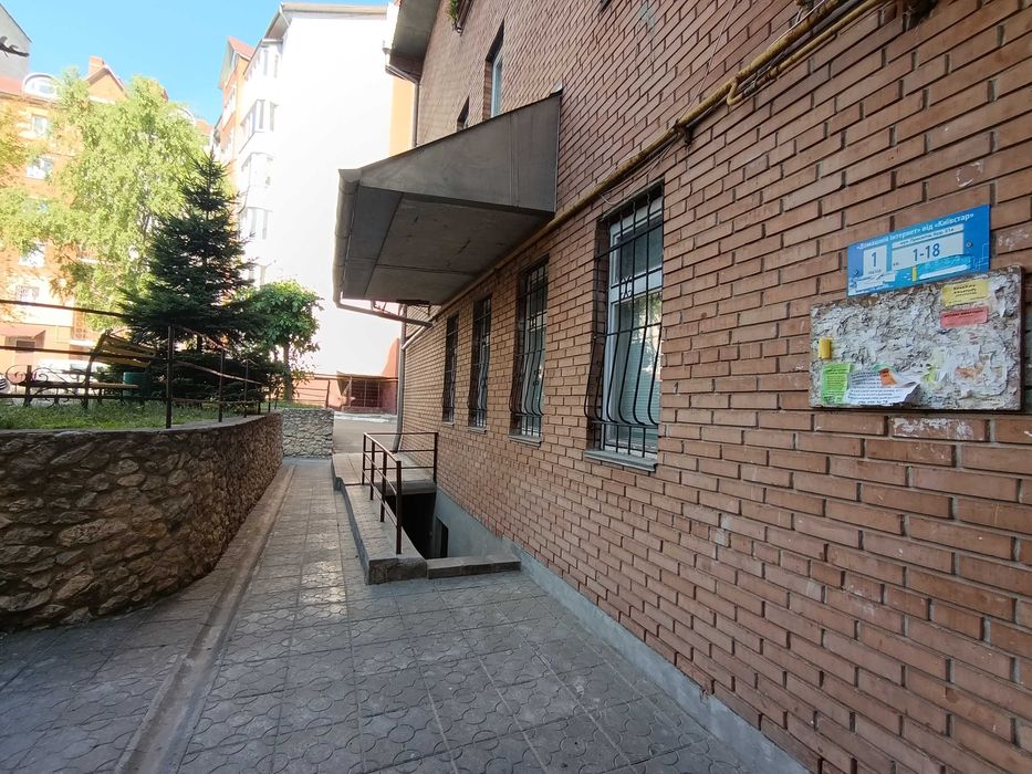 Продаж квартири на Дружбі