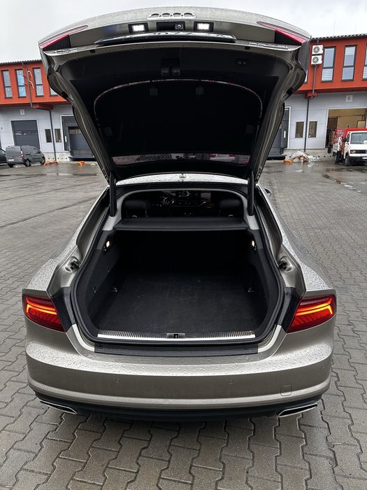 продам лайнера в жирній комплектації