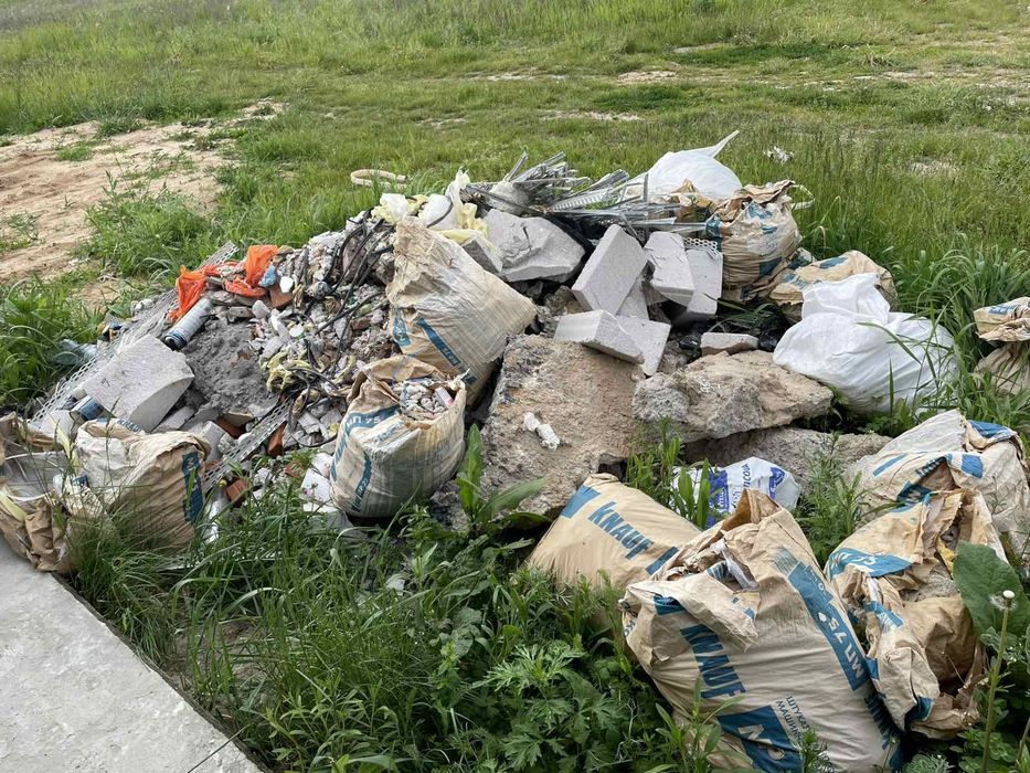 Вивіз сміття , хламу, меблів, строй мусора, та іншого мотлоху, техніки