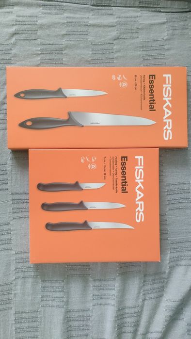 Zestaw 5 noży kuchennych fiskars essential