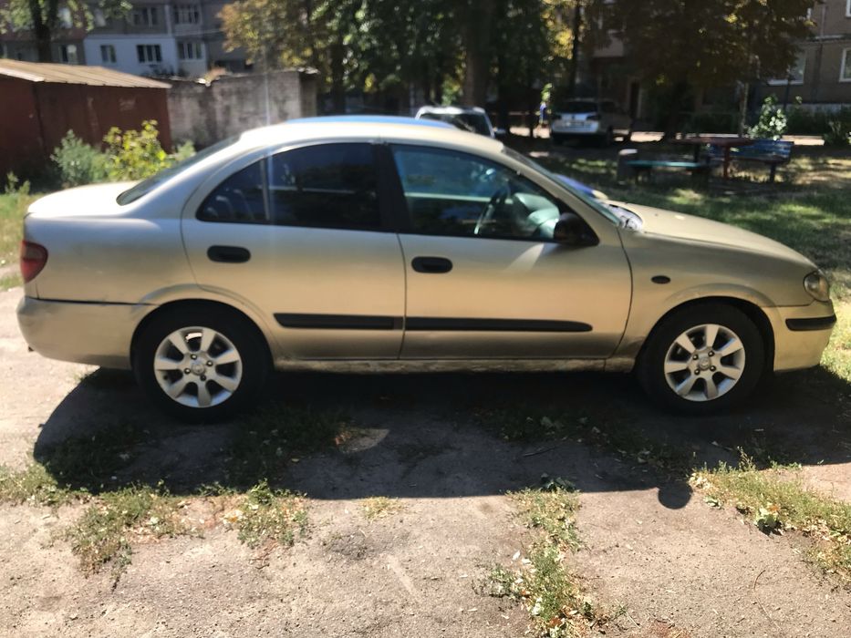 Nissan almera 1.8