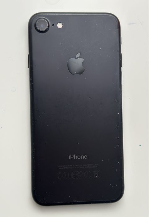 Телефон Iphone 7