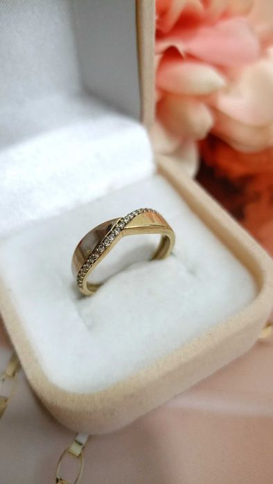 Złoty pierścionek p.333/1,86g