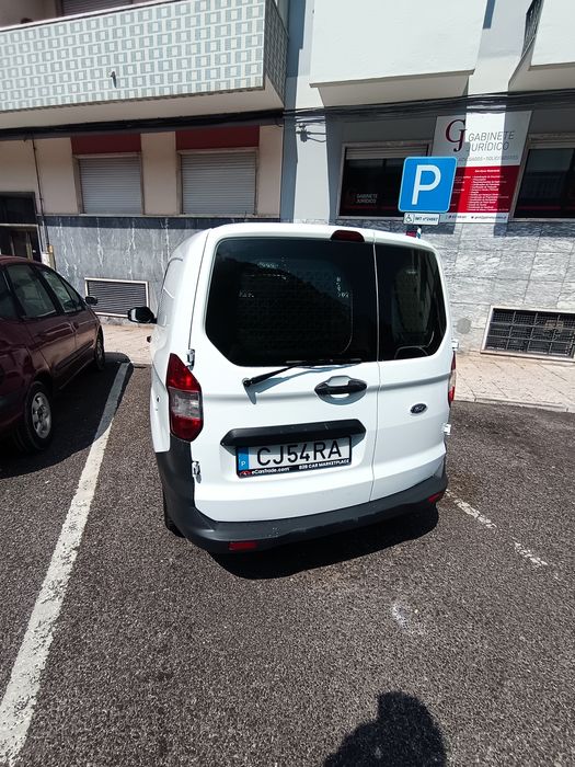 Ford Transit Courier 2022 muito nova