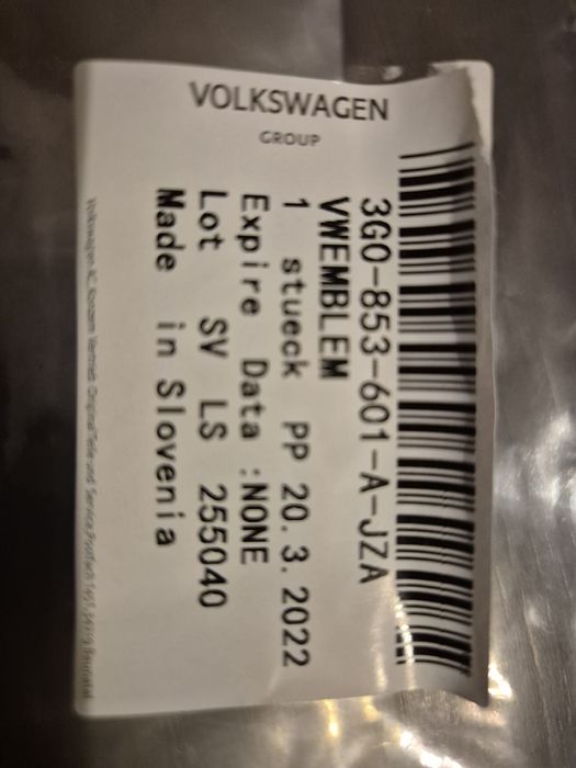 Znaczek emblemat pod Radar VW Passat B8 Arteon Golf Tourana