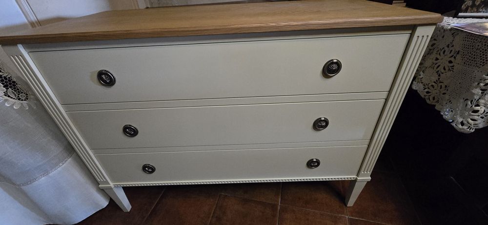 Cómoda madeira lacada gavetas deslizantes