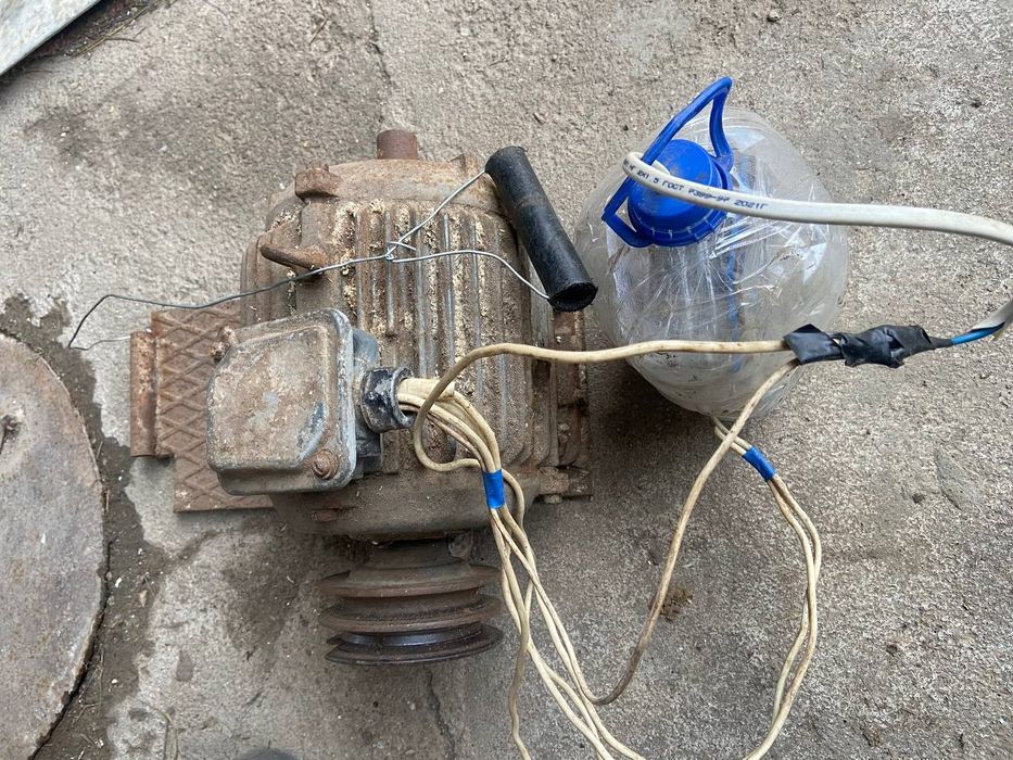 Продам асинхронный двигатель