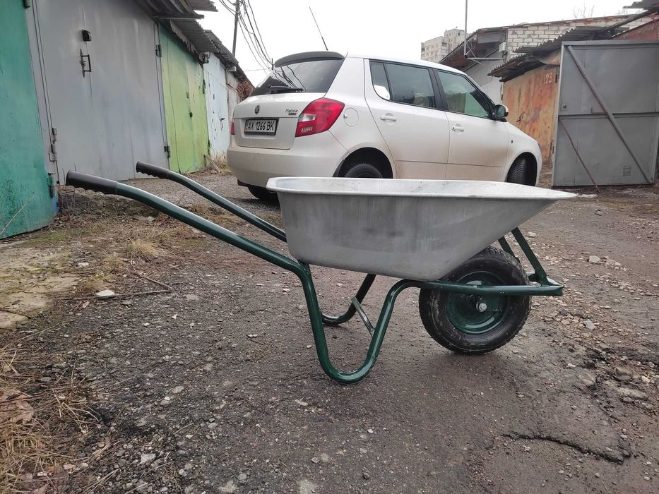 Тачка садово строительная