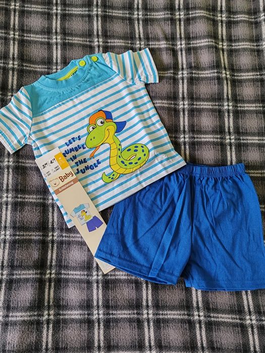 Футболка і шорти. Комплект одягу