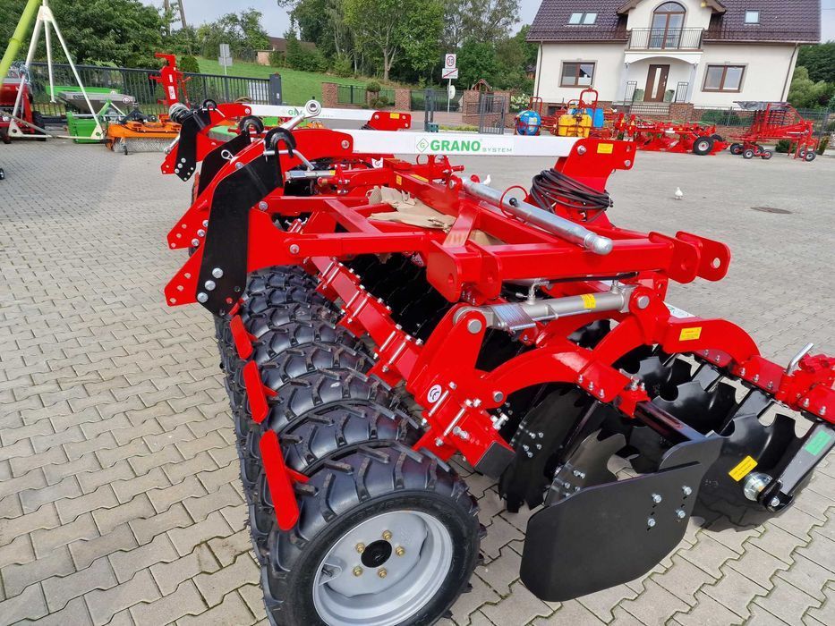 Agregat talerzowy półzawieszany oponowy SHOP Grano System 3/2,5/2,7 m