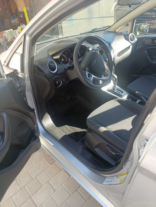 Ford fiesta 2019 рік