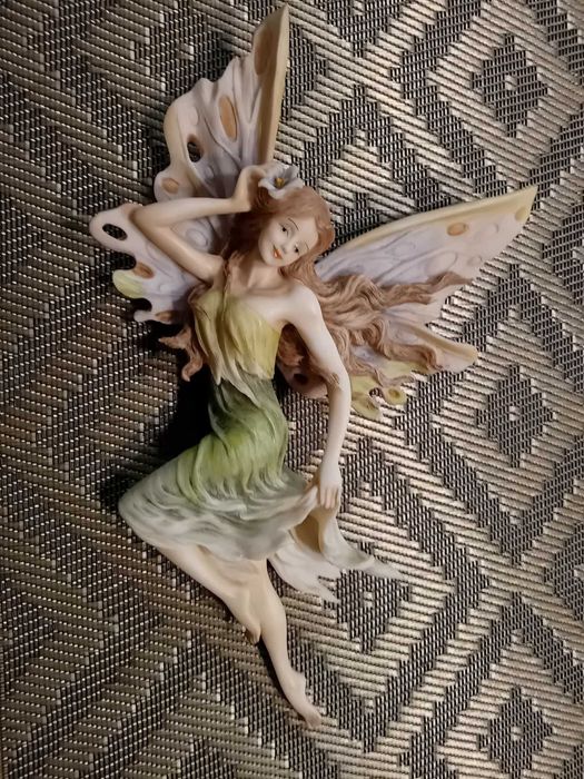 Sprzedam  figurkę  kobiet