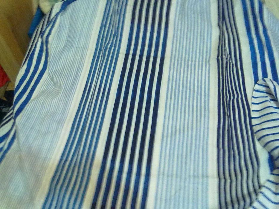 Пододеяльник бело-синий размер 196 на 194 см(хлопок)