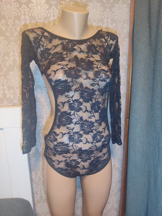 Боді в сетку с відкритою спинкою.