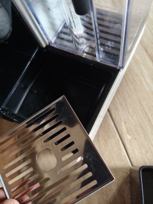 Máquina Nespresso DeLonghi Branca