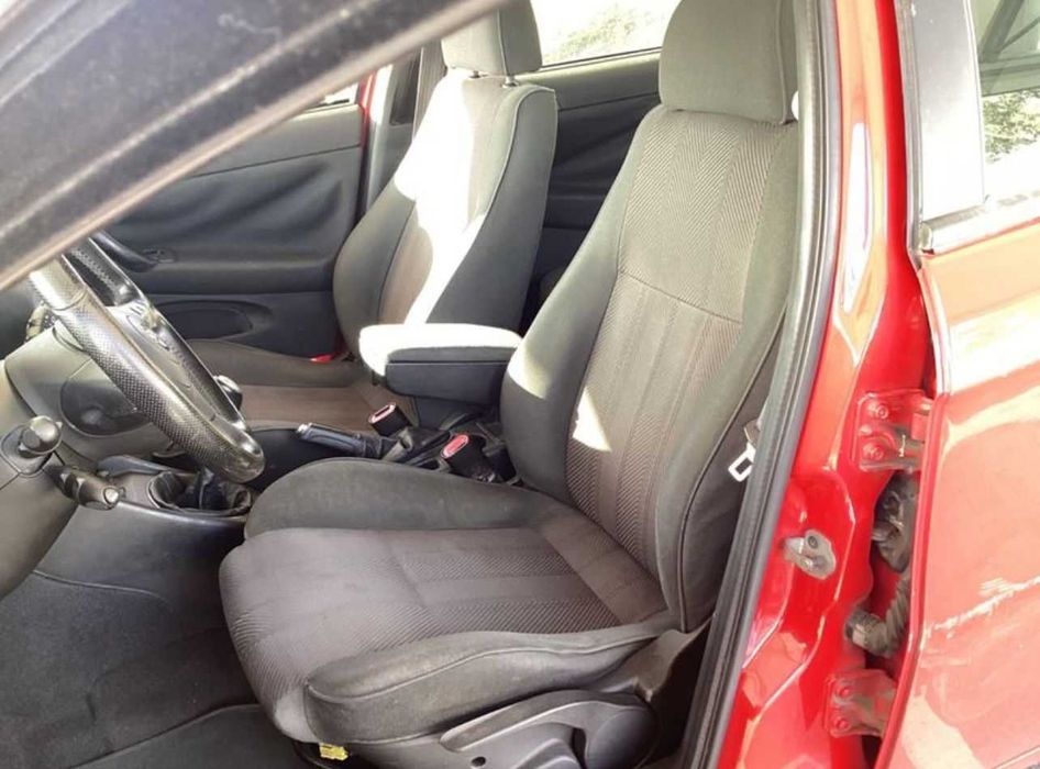 ALFA ROMEO 1.6 com 116.996 kms pouco rodado - Ano 2002.