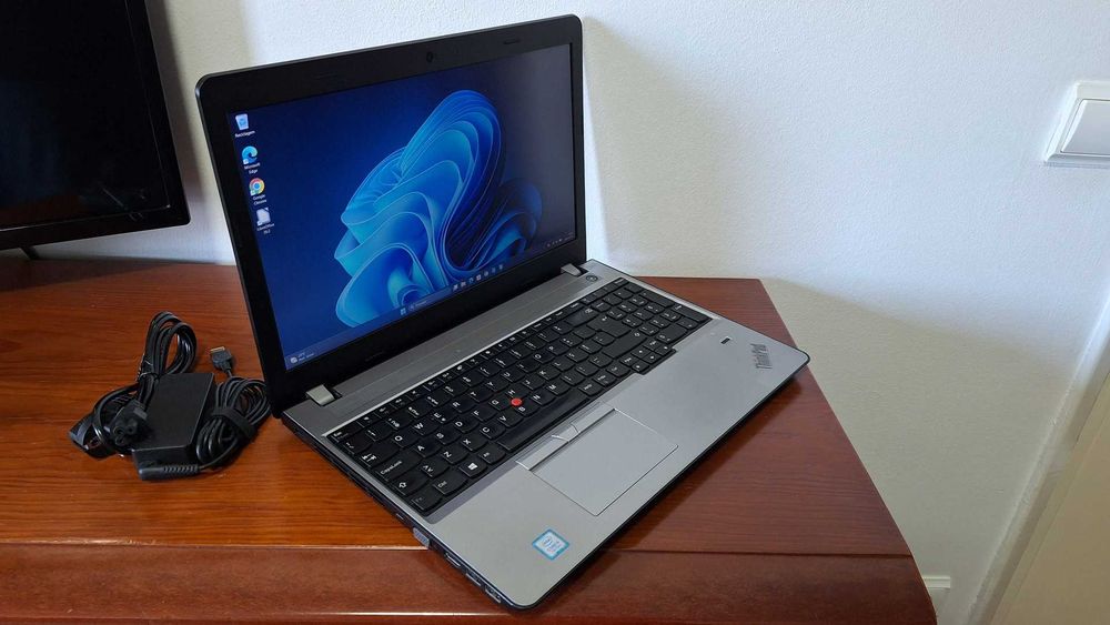 Lenovo ThinkPad E570 Core i5-7200U 3.1GHz- 8GB Ram- SSD 256GB