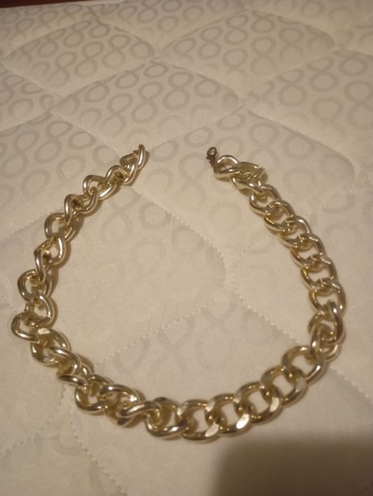 Colares pouco usados