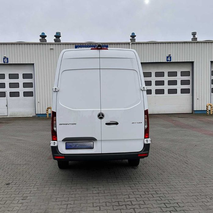 Wypożyczalnia Busów Wynajem Aut Dostawczych Sprinter L3H2 2025 automat