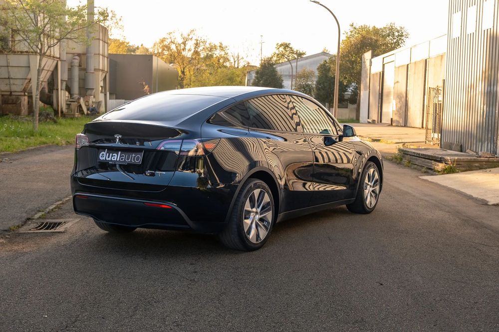 Tesla Model Y Long Range Dual Motor AWD
