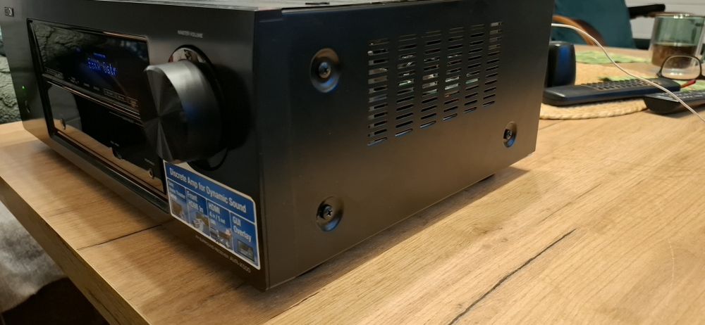 Amplituner Denon AVR -X 500.