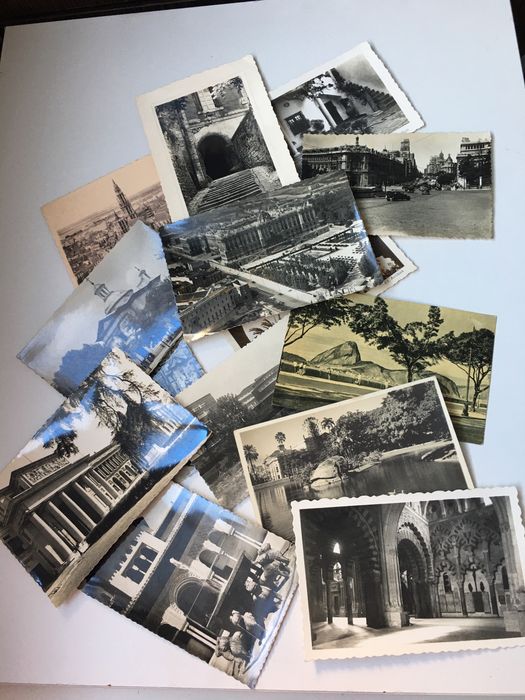 Postais antigos a preto e branco