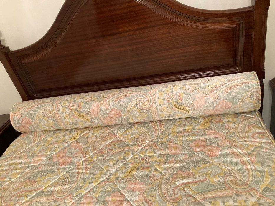 Dois cortinados + Sanefas + Colcha