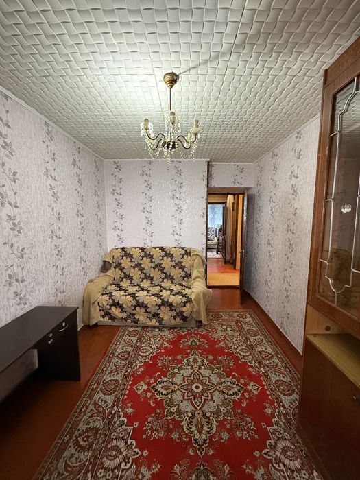 Здам на рік і більше чотирикімнатну квартиру в Чорноморську.