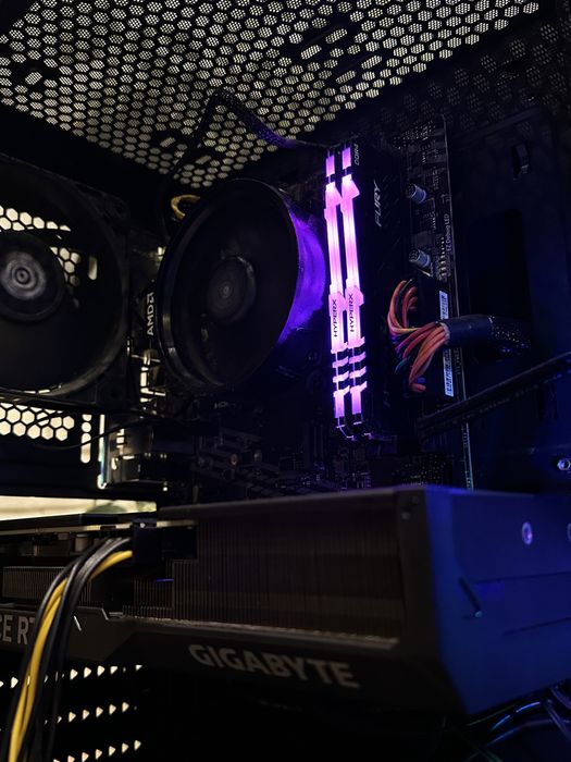 Komputer GAMINGOWY RTX 4070/Ryzen 5/16gb ram/ 500ssd