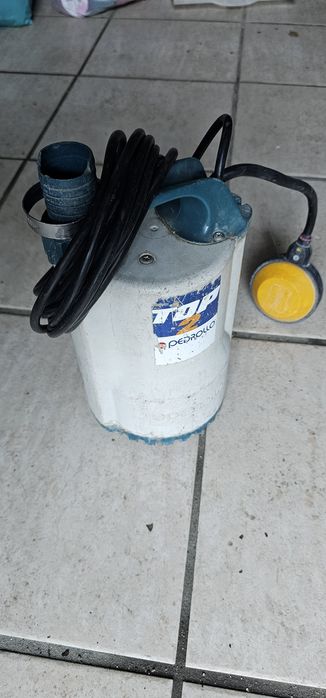 Bomba eléctrica de tirar água