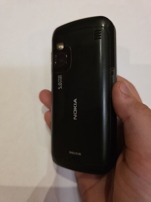 Nokia c6 в хорошому стані