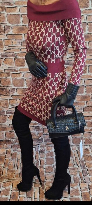 Przepiękna sukienka w kolorze bordo Marki Marciano by Guess