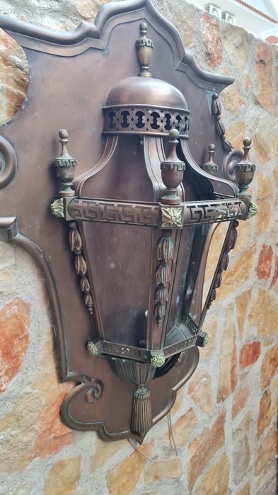 Candeeiro parede electrificado