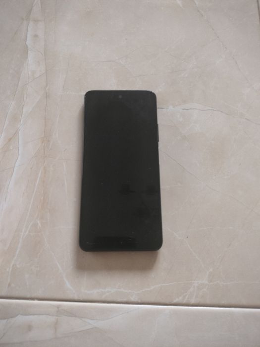 Huawei p Smart 2021 w pudełku od innego modelu + pokrowiec