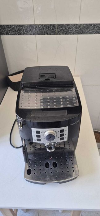 De’Longhi Magnifica S (ECAM 22.110.B)