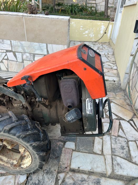 Vende-se Trator Goldoni