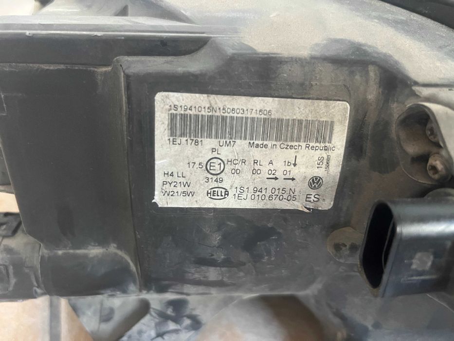 Otica esquerda Vw Up ref: 1S1.941.015.N