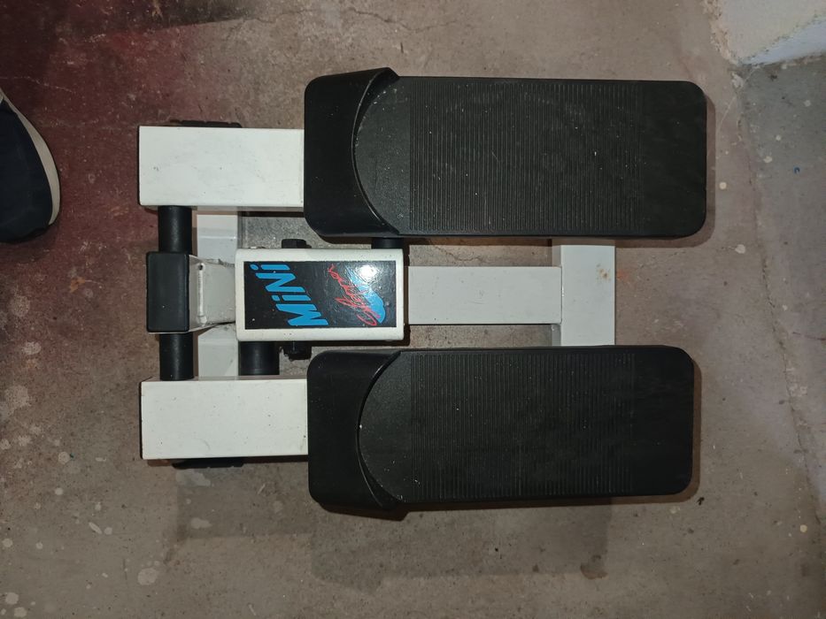 Hydraulic Steps447049826609418240